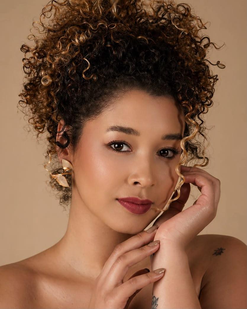 Ana Bomfim